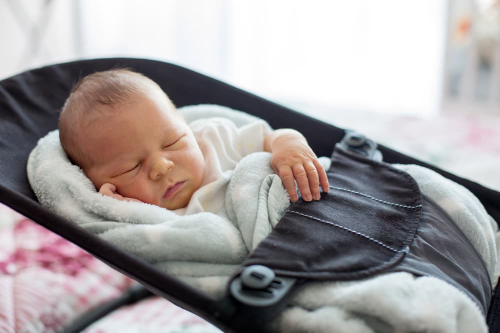 Mit einem Trick wird der Sitz zum Kinderbett - 20 Minuten