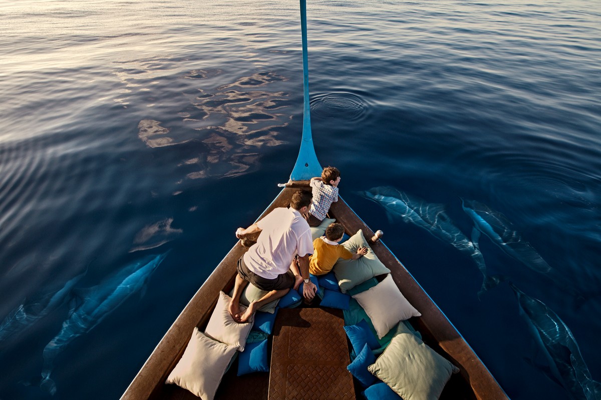Urlaub Malediven mit kleinen Kindern: Four Seasons Kuda Huraa Dolphin Cruise - Bild von Ken Seet Urlaub Malediven mit kleinen Kindern: Four Seasons Kuda Huraa Dolphin Cruise - Bild von Ken Seet