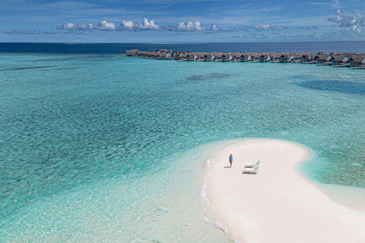 Familienurlaub auf den Malediven: Four Seasons Landaa Giraavaru Liegen auf Sandbank - Bild von Ken Seet Familienurlaub auf den Malediven: Four Seasons Landaa Giraavaru Liegen auf Sandbank - Bild von Ken Seet